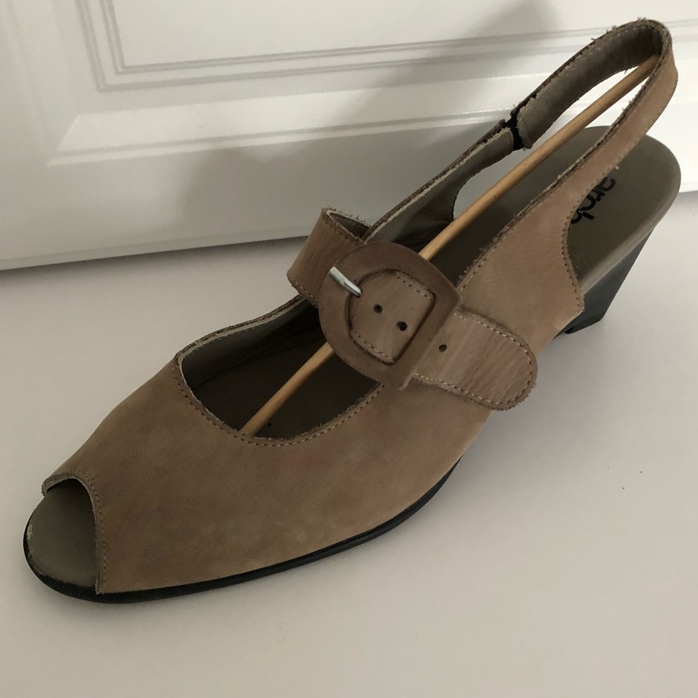 Arche Tan Slingback Wedges
